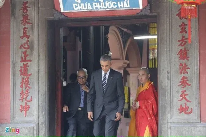 Bạn thấy gì khi Tổng thống Obama đến chùa Phước Hải? 5 Bạn thấy gì khi Tổng thống Obama đến chùa Phước Hải? image-1731747232101