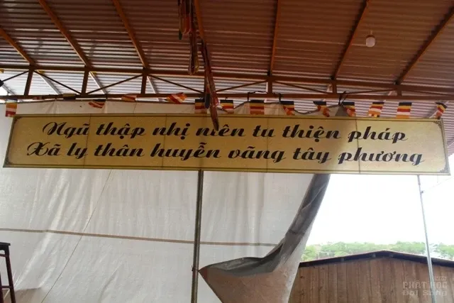 Ban trị sự Phật giáo tỉnh Đắk Nông viếng Lễ tang Ni sư trụ trì Chùa Thiện Đạo image-1731945737004