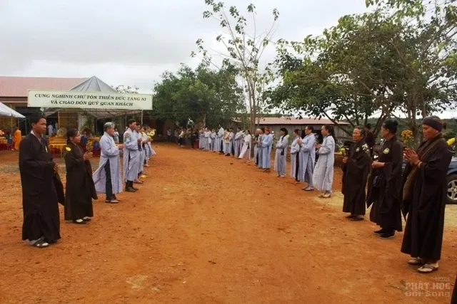 Ban trị sự Phật giáo tỉnh Đắk Nông viếng Lễ tang Ni sư trụ trì Chùa Thiện Đạo image-1731945737728