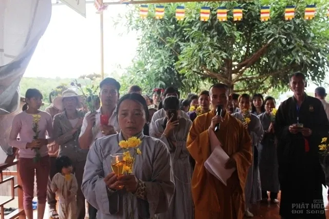 Ban trị sự Phật giáo tỉnh Đắk Nông viếng Lễ tang Ni sư trụ trì Chùa Thiện Đạo image-1731945740074