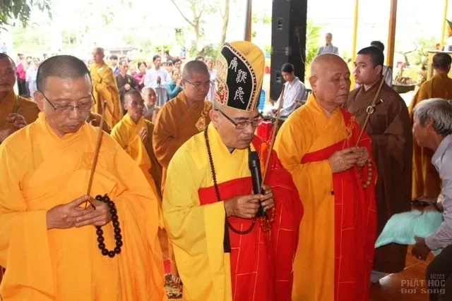 Ban trị sự Phật giáo tỉnh Đắk Nông viếng Lễ tang Ni sư trụ trì Chùa Thiện Đạo image-1731945745158