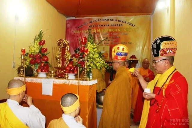 Ban trị sự Phật giáo tỉnh Đắk Nông viếng Lễ tang Ni sư trụ trì Chùa Thiện Đạo image-1731945747360