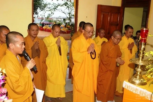 Ban trị sự Phật giáo tỉnh Đắk Nông viếng Lễ tang Ni sư trụ trì Chùa Thiện Đạo image-1731945750289