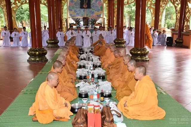 Bế mạc khoá tu Ni giới lần I của Giáo đoàn 6 9 Bế mạc khoá tu Ni giới lần I của Giáo đoàn 6 image-1731937265448