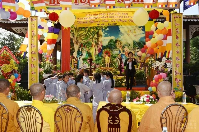 Bến Tre: Mừng Phật Thích Ca đản sanh chùa Linh Quang image-1731936389360