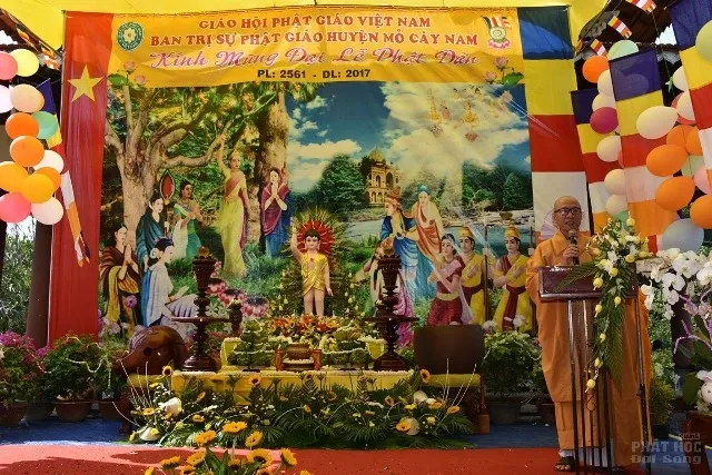 Bến Tre: Mừng Phật Thích Ca đản sanh chùa Linh Quang image-1731936390169