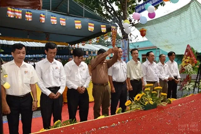 Bến Tre: Mừng Phật Thích Ca đản sanh chùa Linh Quang image-1731936397269