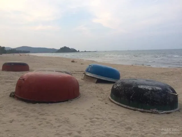 Biển Cửa Lò buồn tênh image-1731920837477