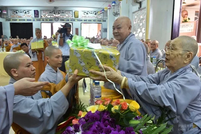 Bình Chánh: Lễ Bế Giảng Khóa An Cư – Hạ Trường Ni 11 Bình Chánh: Lễ Bế Giảng Khóa An Cư – Hạ Trường Ni image-1731940481110