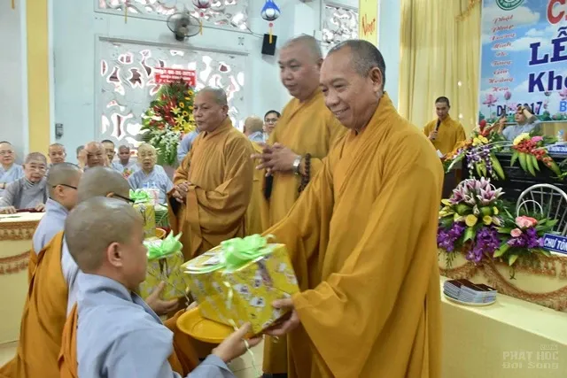 Bình Chánh: Lễ Bế Giảng Khóa An Cư – Hạ Trường Ni 12 Bình Chánh: Lễ Bế Giảng Khóa An Cư – Hạ Trường Ni image-1731940481798