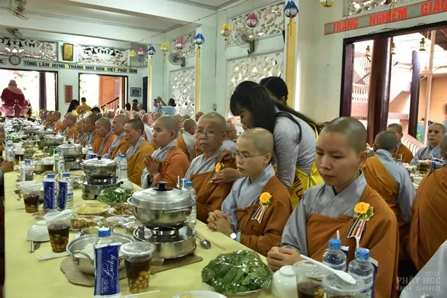 Bình Chánh: Lễ Bế Giảng Khóa An Cư – Hạ Trường Ni 18 Bình Chánh: Lễ Bế Giảng Khóa An Cư – Hạ Trường Ni image-1731940485895