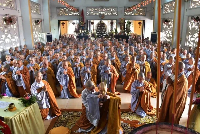 Bình Chánh: Lễ Bế Giảng Khóa An Cư – Hạ Trường Ni 25 Bình Chánh: Lễ Bế Giảng Khóa An Cư – Hạ Trường Ni image-1731940490636