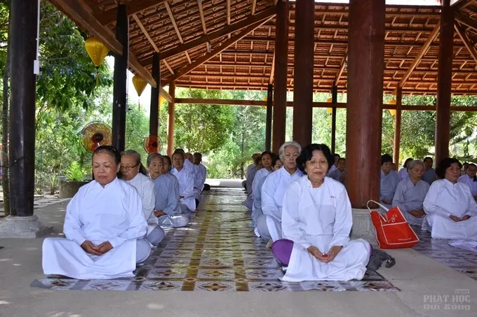 Bình Chánh: Tịnh thất Kỳ Viên lần đầu khai giảng lớp Bát Quan Trai 12 Bình Chánh: Tịnh thất Kỳ Viên lần đầu khai giảng lớp Bát Quan Trai image-1731943107531