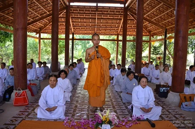 Bình Chánh: Tịnh thất Kỳ Viên lần đầu khai giảng lớp Bát Quan Trai image-1731943108358