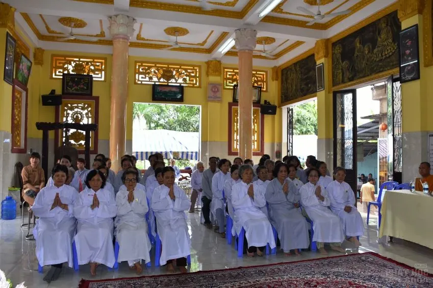 Bình chánh, Tịnh xá Đại Quang tổ chức lễ Phật đản image-1731943297156