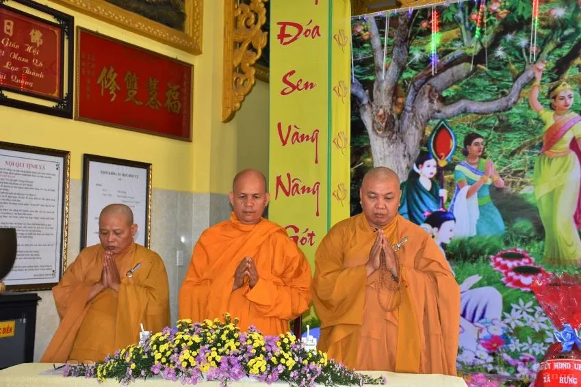 Bình chánh, Tịnh xá Đại Quang tổ chức lễ Phật đản image-1731943300006