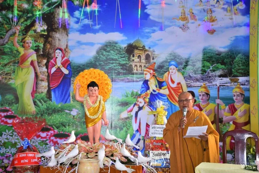 Bình chánh, Tịnh xá Đại Quang tổ chức lễ Phật đản image-1731943302776