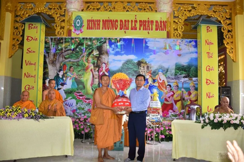 Bình chánh, Tịnh xá Đại Quang tổ chức lễ Phật đản image-1731943303710