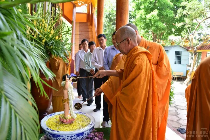 Bình chánh, Tịnh xá Đại Quang tổ chức lễ Phật đản image-1731943308313