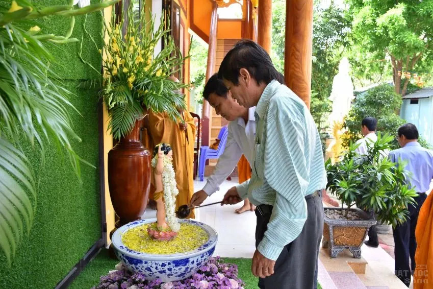 Bình chánh, Tịnh xá Đại Quang tổ chức lễ Phật đản image-1731943310175