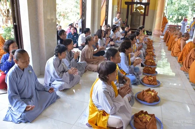 Bình chánh: Tịnh xá Đại Quang tổ chức lễ Vu lan 4 Bình chánh: Tịnh xá Đại Quang tổ chức lễ Vu lan image-1731941115607