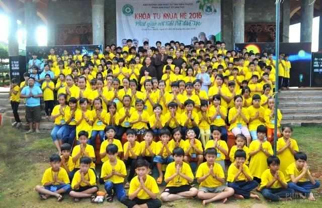 Bình Phước: Bế mạc khóa tu mùa hè 'Phật giáo với tuổi trẻ dân tộc' image-1731747720890