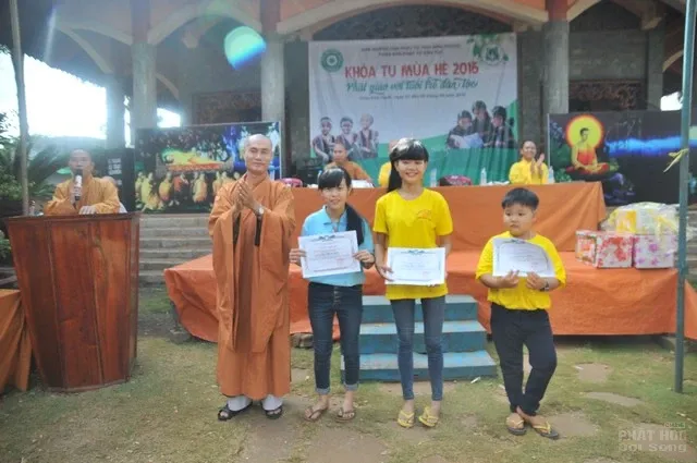 Bình Phước: Bế mạc khóa tu mùa hè 'Phật giáo với tuổi trẻ dân tộc' image-1731747723654