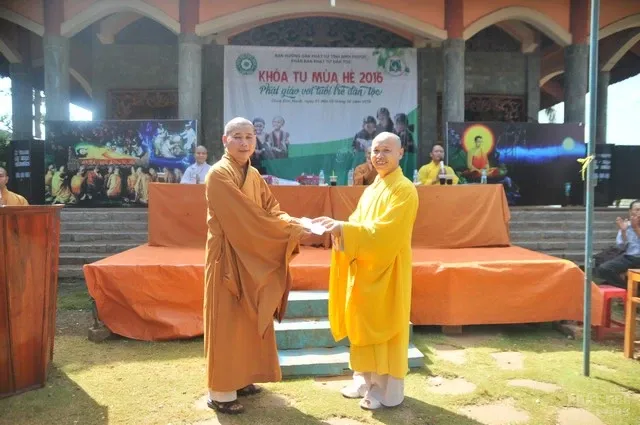 Bình Phước: Bế mạc khóa tu mùa hè 'Phật giáo với tuổi trẻ dân tộc' image-1731747727646