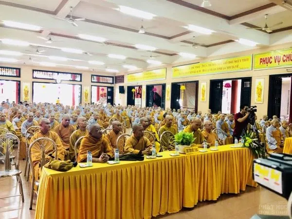 Bình Phước: Hòa thượng Chủ tịch Thích Thiện Nhơn thuyết giảng khoá An cư kiết hạ image-1731945163324