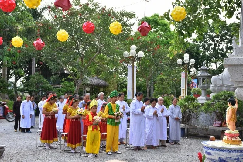 Bình Phước: Tịnh xá Ngọc Chơn tổ chức lễ Phật đản image-1731942845146