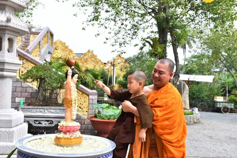 Bình Phước: Tịnh xá Ngọc Chơn tổ chức lễ Phật đản image-1731942863090