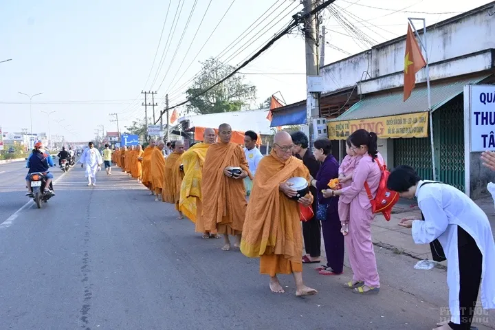 Bình Phước: Tịnh xá Ngọc Chơn tổ chức lễ tưởng niệm 64 năm vắng bóng Tổ sư Minh Đăng Quang 10 Bình Phước: Tịnh xá Ngọc Chơn tổ chức lễ tưởng niệm 64 năm vắng bóng Tổ sư Minh Đăng Quang image-1731942650206