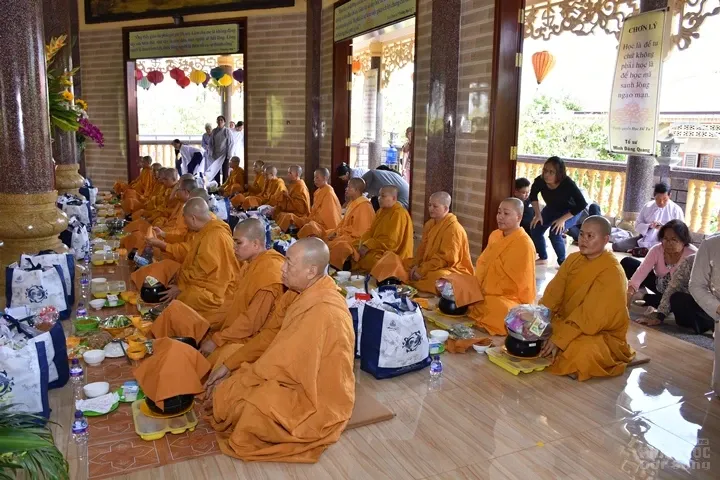 Bình Phước: Tịnh xá Ngọc Chơn tổ chức lễ tưởng niệm 64 năm vắng bóng Tổ sư Minh Đăng Quang image-1731942682084