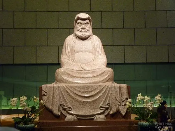 Bộ ảnh Tổ Sư Đạt Ma "ngồi" image-1731935796618