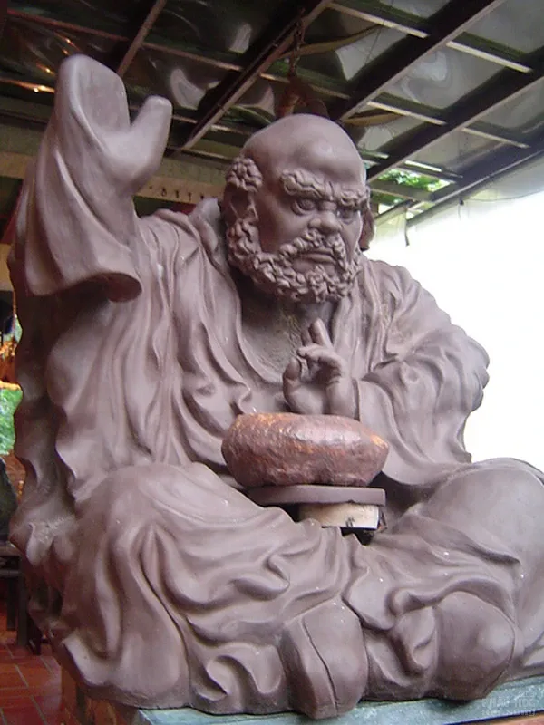 Bộ ảnh Tổ Sư Đạt Ma "ngồi" image-1731935804345