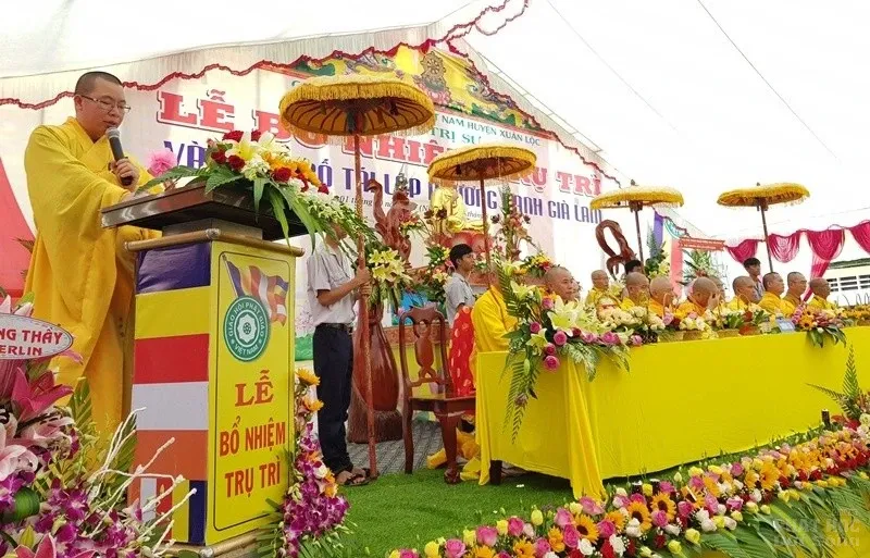 Bổ nhiệm trụ trì niệm Phật đường Tân Hữu cho ĐĐ Thích Đồng Đạt Bổ nhiệm trụ trì niệm Phật đường Tân Hữu cho ĐĐ Thích Đồng Đạt image-1731938522031