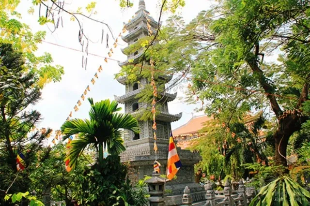Các ngôi chùa nổi tiếng ở Sài Gòn hút khách du xuân image-1731726117888