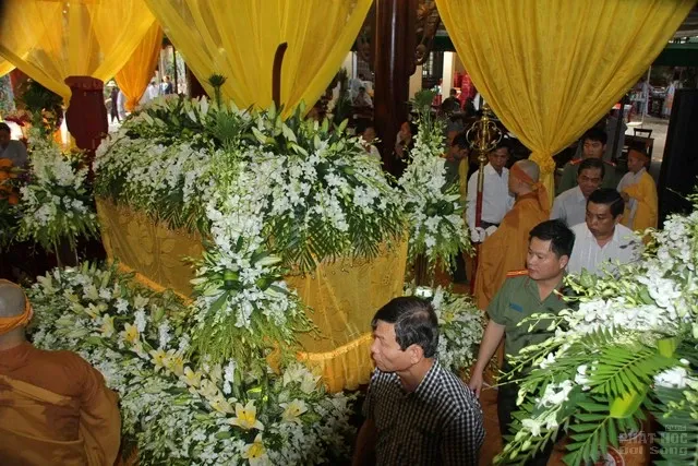 Các phái đoàn viếng tang cố HT Thích Minh Hiển 2 Các phái đoàn viếng tang cố HT Thích Minh Hiển image-1732287110918