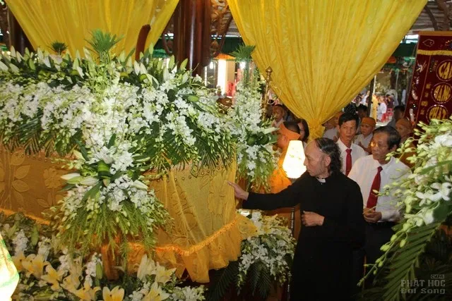 Các phái đoàn viếng tang cố HT Thích Minh Hiển Các phái đoàn viếng tang cố HT Thích Minh Hiển image-1732287119855