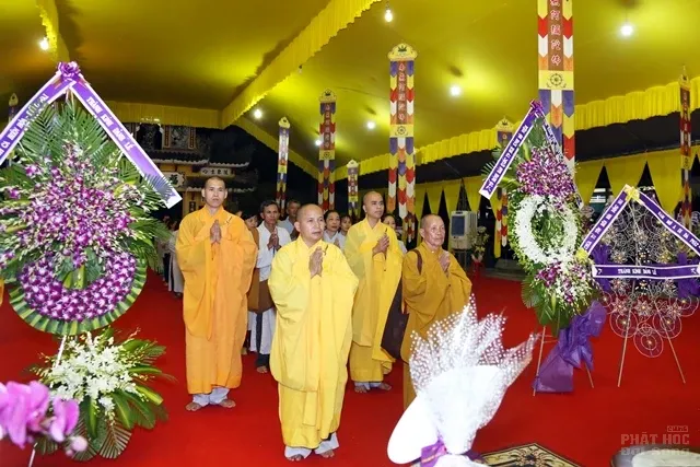 Các phái đoàn viếng tang lễ HT. Thích Quang Đạo ngày 17/7 image-1732292669275