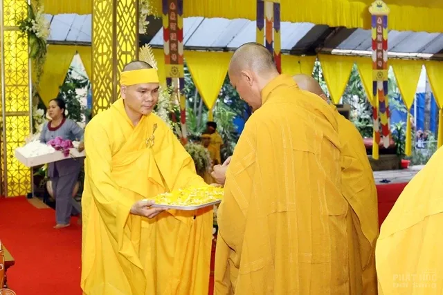 Các phái đoàn viếng tang lễ HT. Thích Quang Đạo ngày 17/7 image-1732292672045