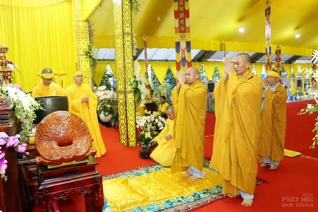 Các phái đoàn viếng tang lễ HT. Thích Quang Đạo ngày 17/7 image-1732292672792