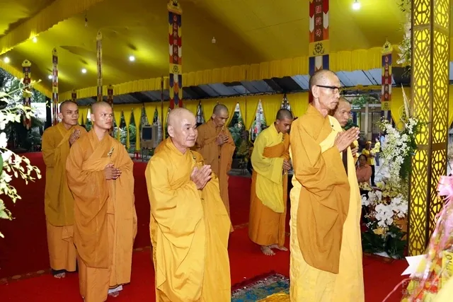 Các phái đoàn viếng tang lễ HT. Thích Quang Đạo ngày 17/7 image-1732292678067