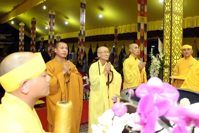 Các phái đoàn viếng tang lễ HT. Thích Quang Đạo ngày 17/7 image-1732292683373
