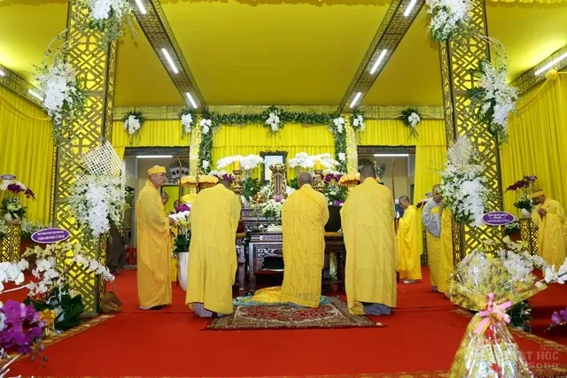 Các phái đoàn viếng tang lễ HT. Thích Quang Đạo ngày 17/7 image-1732292689122