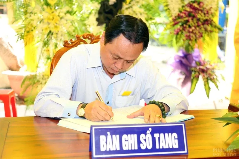 Các phái đoàn viếng tang lễ HT. Thích Quang Đạo ngày 18/7 image-1731940351519