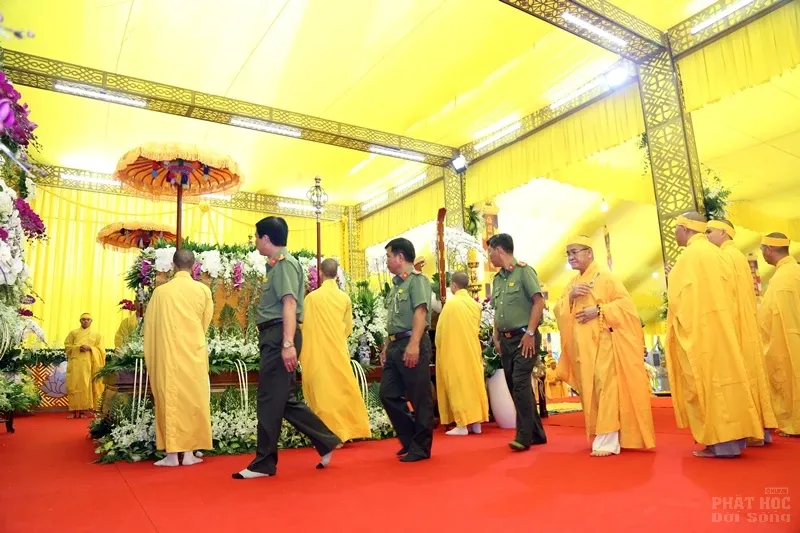 Các phái đoàn viếng tang lễ HT. Thích Quang Đạo ngày 18/7 image-1731940369071