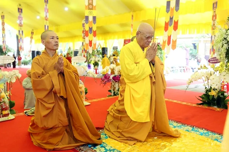 Các phái đoàn viếng tang lễ HT. Thích Quang Đạo ngày 18/7 image-1731940401695