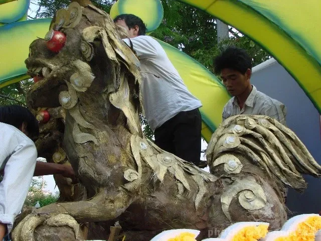 Cách trang trí xe hoa Phật đản đẹp Cách trang trí xe hoa Phật đản đẹp image-1731745905400