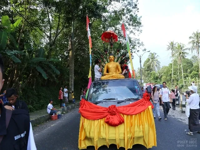 Cảnh rước Phật tại Indonesia xem cho đã con mắt image-1731936324553